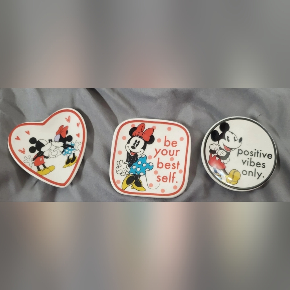 Small Ceramic Disney Decor Plates With Mickey And Minnie (Set of 3)